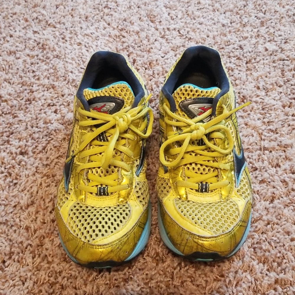 Mizuno sneakers